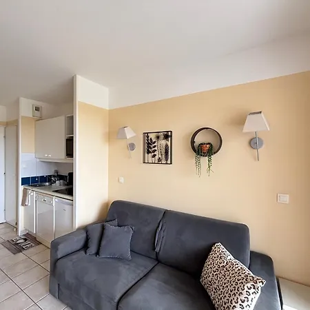 Appartement Avec Terrasse Et Parking, Proche - Fr-1-197-635 *